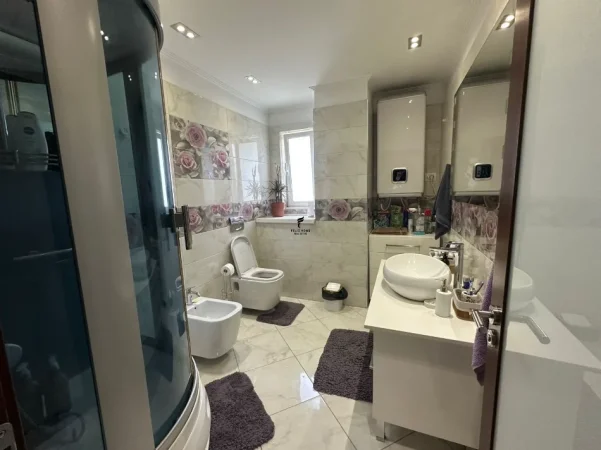 Tirane, shitet apartament 2+1 Kati 4, 100 m² 280.000 € (BRRYLI)