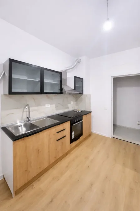 Tirane, jepet me qera apartament 1+1 Kati 5, 62 m² 399 € (Ali Demi)