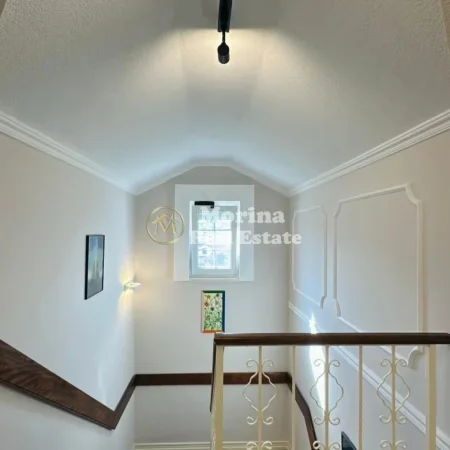 Tirane, jepet me qera Vile , 300 m² 4.000 € (TEG Kompleksi Rezidencial Garden Villas)