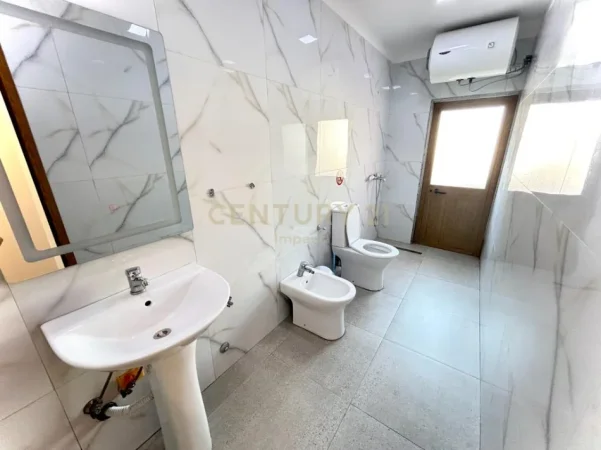 Tirane, shes hotel Kati 6, 330 m² 1.100.000 € (Sheshi Skenderbej)