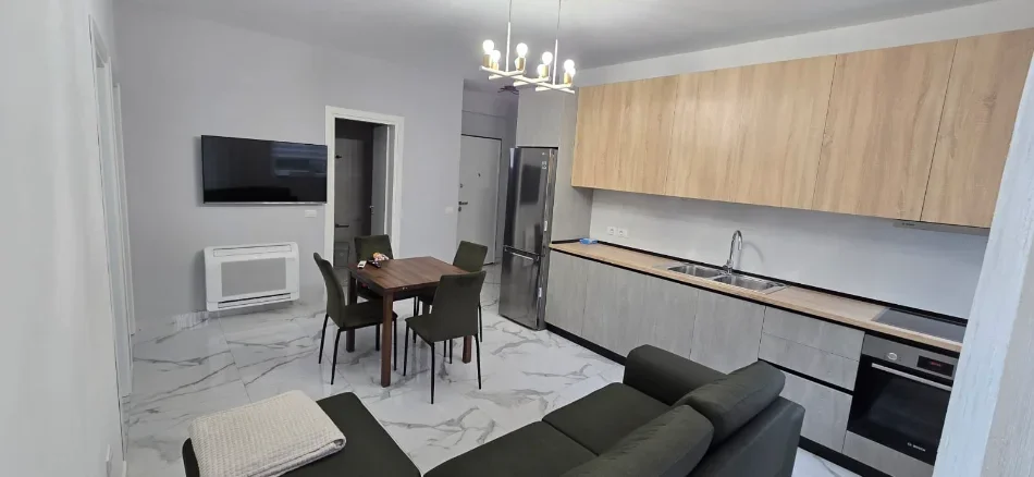 Tirane, jepet me qera apartament 2+1+Ballkon Kati 3, 80 m² 600 € (Liqeni i Thate/Rruga Hamdi Sina)