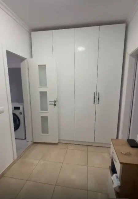 🏡 Jepet me Qera Apartament 1+1 tek Rruga Xhafize Keko ne Xhamllik