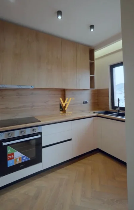 Tirane, shitet apartament 2+1+Ballkon Kati 7, 101 m² 260.000 € (PALLATI ME SHIGJETA)