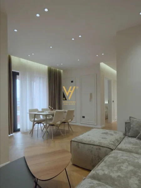 Tirane, shitet apartament 2+1+Ballkon Kati 7, 101 m² 260.000 € (PALLATI ME SHIGJETA)