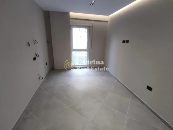 Tirane, jepet me qera apartament 2+1 Kati 6, 100 m² 600 € (5 Maji)