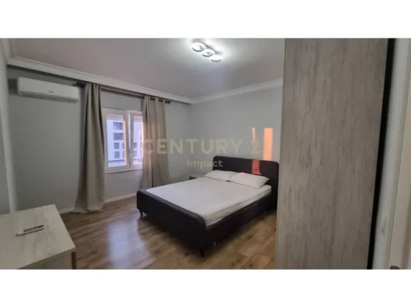 Tirane, jepet me qera apartament 1+1 Kati 3, 65 m² 500 € (Laprake)