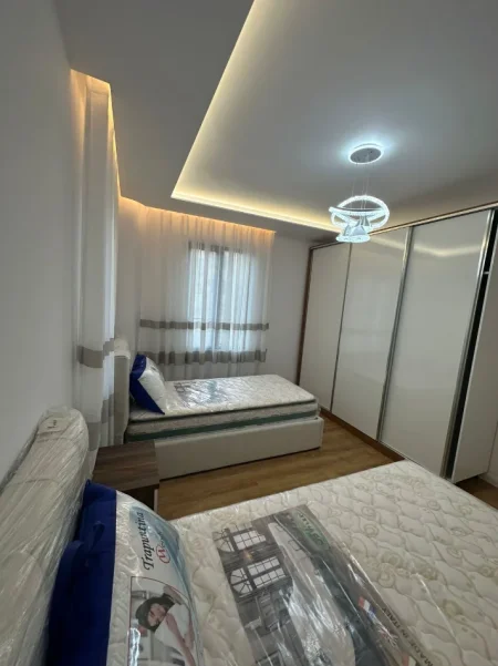 Tirane, shitet apartament 2+1+Aneks+Ballkon Kati 6, 116 m² 265.000 € (Pallati me shigjeta)