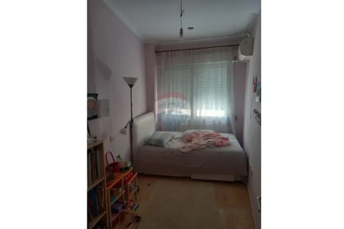 Tirane, shitet 3+1 , 151 m² 300.518 € (Rruga Peti)