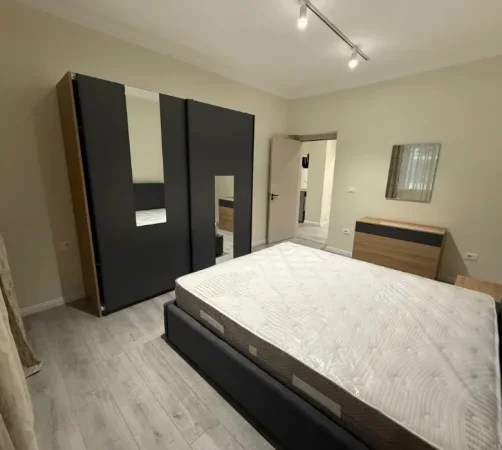 Tirane, jepet me qera apartament 2+1 Kati 0, 80 m² 850 € (Blloku)