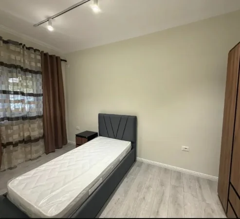 Tirane, jepet me qera apartament 2+1 Kati 0, 80 m² 850 € (Blloku)