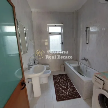 Tirane, jepet me qera shtepi 2+1 Kati 1, 95 m² 400 € (Rruga Besa)