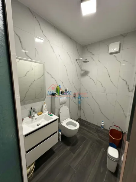 Tirane, jepet me qera apartament 1+1+Ballkon Kati 3, 84 m² 450 € (Rruga Bardhyl)