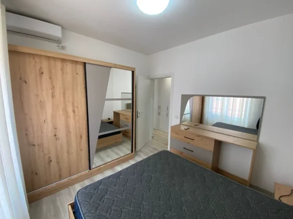 Shqiperi, jepet me qera apartament 1+1+Ballkon Kati 3, 50 m² 370 € (Selitë e Vogël, pranë Xhamisë)