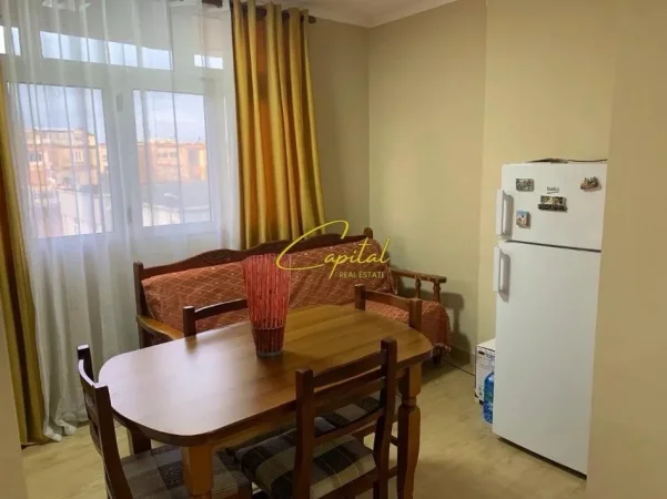 Tirane, jepet me qera apartament 1+1 Kati 3, 69 m² 450 € (XHAMLLIKU)
