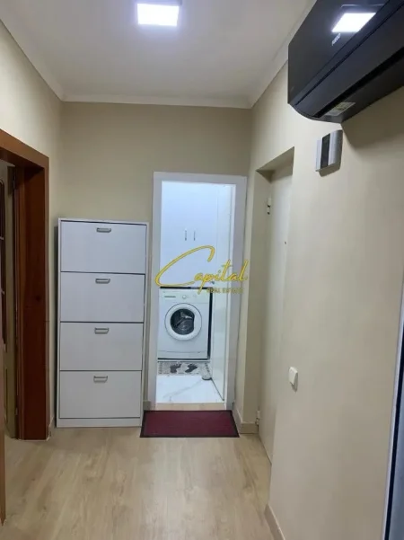 Tirane, jepet me qera apartament 1+1 Kati 3, 69 m² 450 € (XHAMLLIKU)