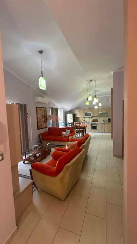 Tirane, jepet me qera apartament 3+1+Ballkon Kati 2, 144 m² 850 € (Komuna e Parisit)