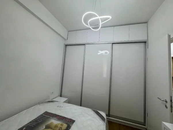 Tirane, jepet me qera apartament 1+1 Kati 2, 55 m² 500 € (Mangalem 21)