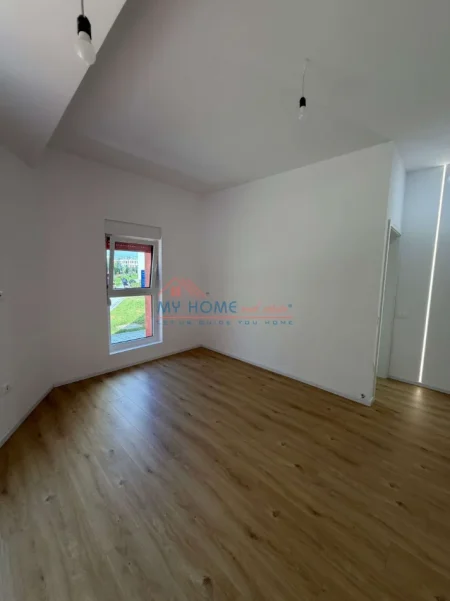 Tirane, jepet me qera zyre Kati 0, 60 m² 500 € (Rruga Pasho Hysa)