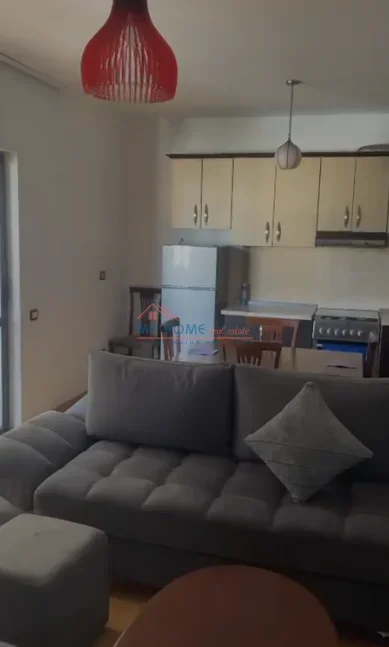 Tirane, jepet me qera apartament 2+1+Ballkon Kati 8, 80 m² 600 € (21 Dhjetori)