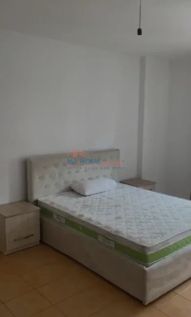 Tirane, jepet me qera apartament 2+1+Ballkon Kati 8, 80 m² 600 € (21 Dhjetori)