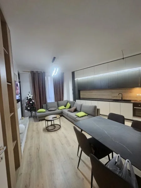 Tirane, jepet me qera apartament 2+1 Kati 4, 110 m² 1.000 € (Rruga E Kosovareve)