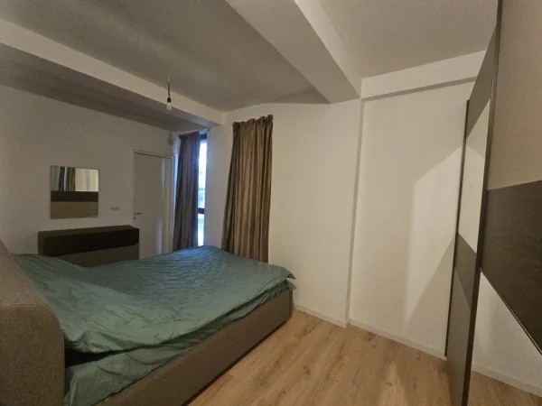 Tirane, jepet me qera apartament 2+1 Kati 4, 110 m² 1.000 € (Rruga E Kosovareve)