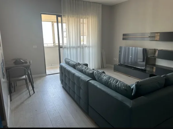 Tirane, jepet me qera apartament 2+1 Kati 7, 80 m² 650 € (Ali Demi)