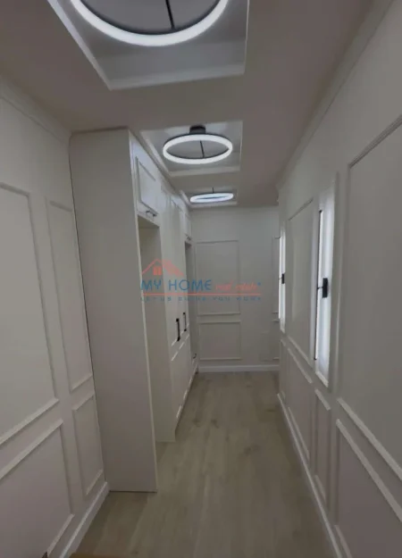 Tirane, jepet me qera apartament 2+1+Ballkon Kati 6, 95 m² 750 € (Porcelan)