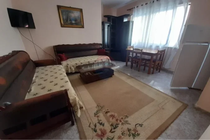Tirane, jap me qera 1+1 , 65 m² 350 € (Brryl)