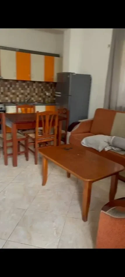 Tirane, jepet me qera apartament 1+1 Kati 1, 60 m² 300 € (Rruga Kodra E Diellit)