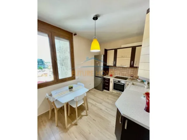 Tirane, jepet me qera apartament 1+1 Kati 8, 81 m² 850 € (Myslym Shyri, Rruga Him Kolli)
