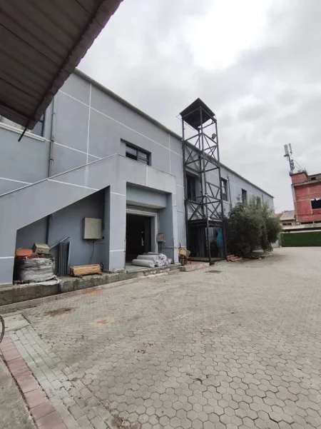 Tirane, jepet me qera nga Pronari, pa-komision magazine Kati 2, 540 m² 2.150 € (ish Misto Mame, afer Spitalit Amerikan 3, Tirane)