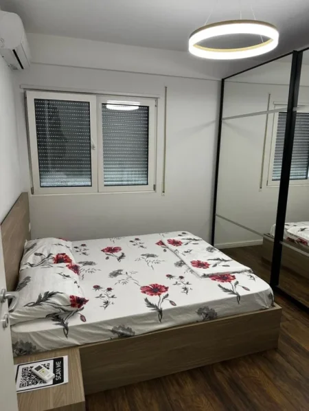 Tirane, jepet me qera apartament 1+1 Kati 4, 54 m² 700 € (Komuna E Parisit)