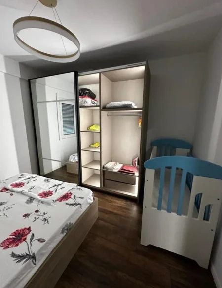 Tirane, jepet me qera apartament 1+1 Kati 4, 54 m² 700 € (Komuna E Parisit)