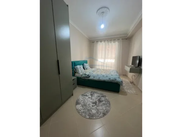 Tirane, jepet me qera apartament 2+1 Kati 1, 100 m² 600 € (Prane Bar Artisti)