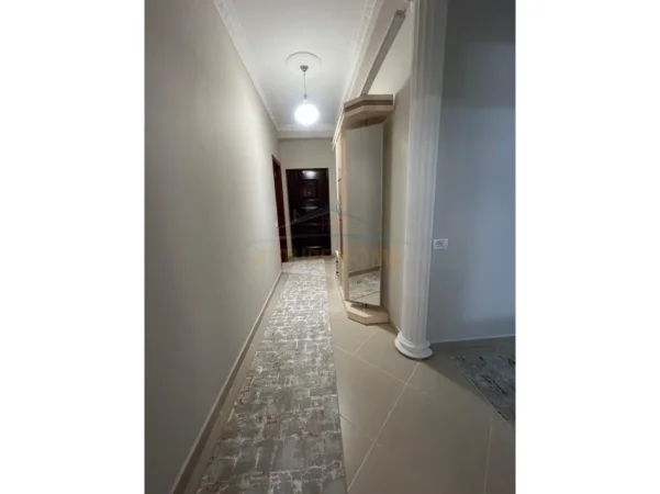 Tirane, jepet me qera apartament 2+1 Kati 1, 100 m² 600 € (Prane Bar Artisti)