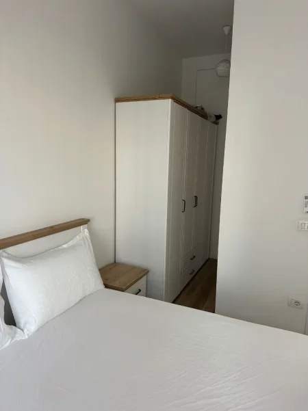 Tirane, jepet me qera apartament 1+1 Kati 1, 70 m² 518 € (Unaza e Re)