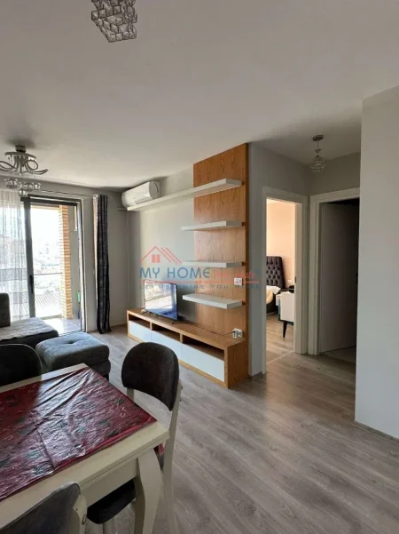 Tirane, jepet me qera apartament 1+1+Ballkon Kati 5, 67 m² 600 € (Don Bosko)