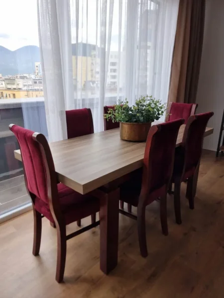 Tirane, jepet me qera apartament 1+1 Kati 5, 85 m² 750 € (Qender Rruga Mine Peza)
