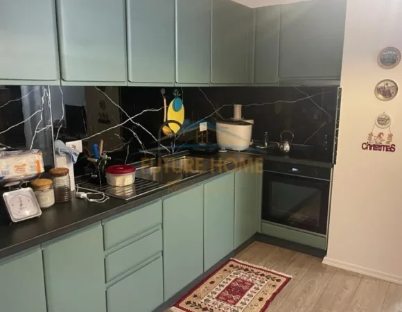 Tirane, jepet me qera apartament 2+1 Kati 7, 86 m² 500 € (Univers City)