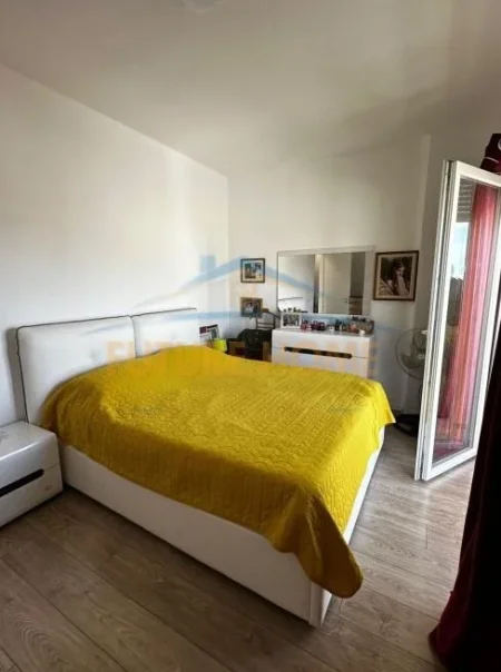 Tirane, jepet me qera apartament 2+1 Kati 7, 86 m² 500 € (Univers City)