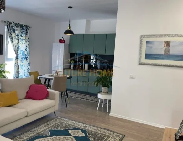 Tirane, jepet me qera apartament 2+1 Kati 7, 86 m² 500 € (Univers City)