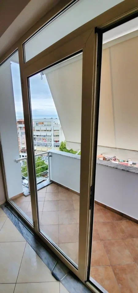 Tirane, shitet apartament 1+1 Kati 8, 189.000 € (Bllk Ish Tregu Elektrik Muzeu I Shkencave)