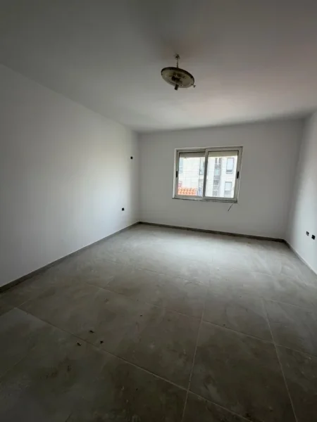 Tirane, jepet me qera apartament 2+1 Kati 6, 95 m² 500 € (Rruga Ali Demi)