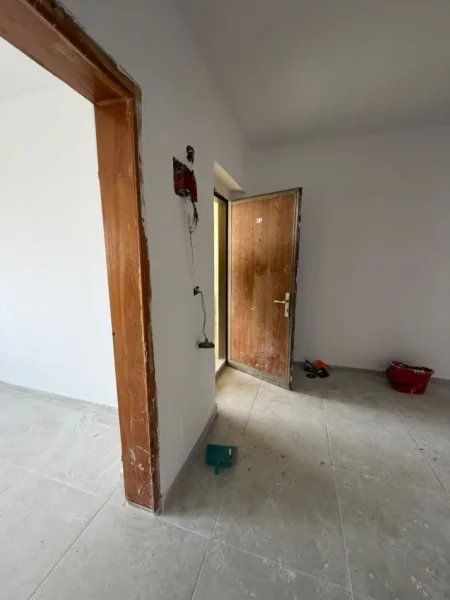 Tirane, jepet me qera apartament 2+1 Kati 6, 95 m² 500 € (Rruga Ali Demi)