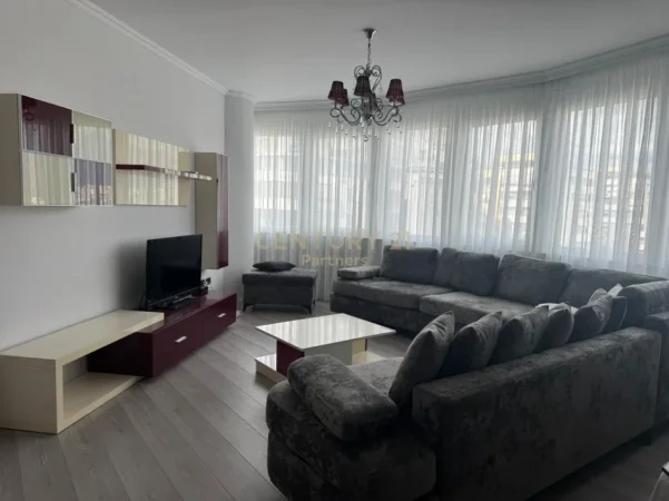 Tirane, jepet me qera apartament 3+1+Ballkon Kati 6, 120 m² 1.200 € (Delijorgji)