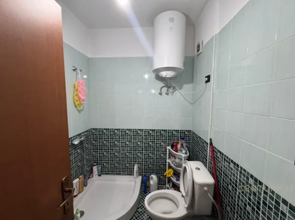 Tirane, jepet me qera apartament 1+1 Kati 5, 65 m² 550 € 