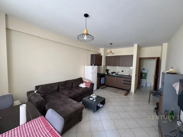 Tirane, jepet me qera apartament 1+1 Kati 5, 65 m² 550 € 