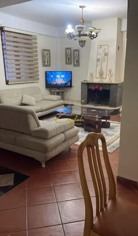 Tirane, jepet me qera apartament 2+1 Kati 2, 150 m² 550 € (ALI DEMI)