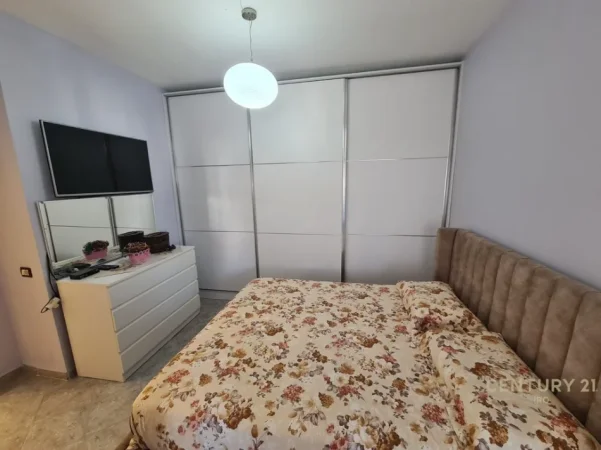Tirane, jepet me qera apartament 1+1+Ballkon Kati 7, 58 m² 600 € (globe)